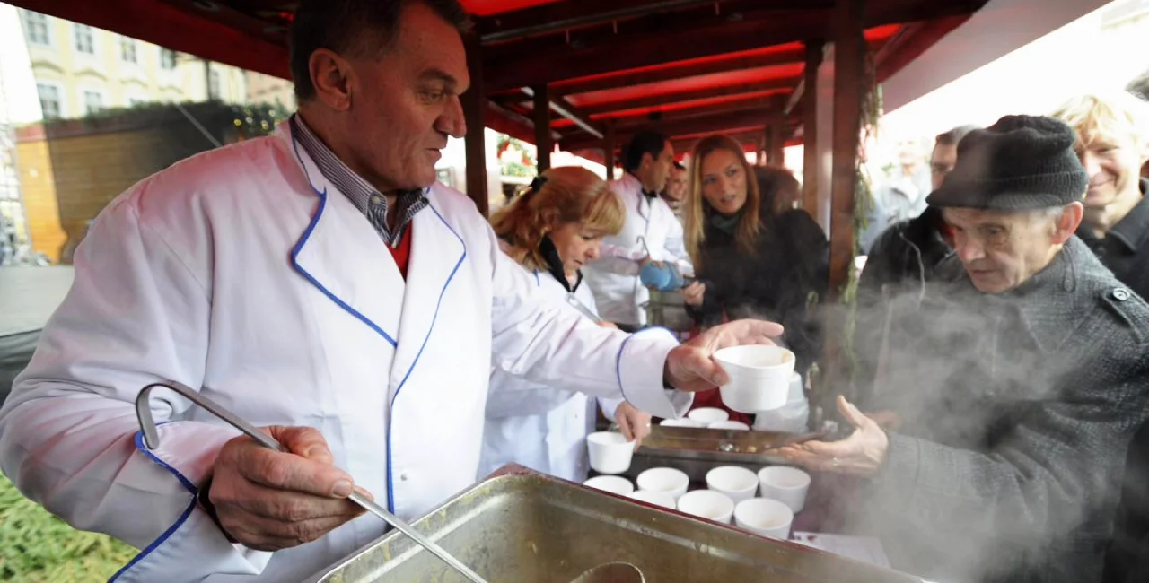 Bohuslav Svoboda serves Christmas soup in 2011. Photo: Facebook / Bohuslav Svoboda
