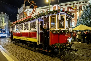 Christmas trams return to the streets of Prague with city center parade