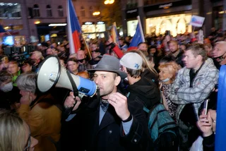 1,000 Czechs march in Prague, protest against anti-COVID restrictions
