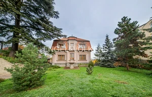 Villa for rent, 490m<sup>2</sup>, 800m<sup>2</sup> of land