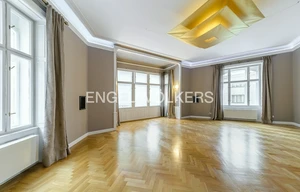 Apartment for rent, 4+1 - 3 bedrooms, 220m<sup>2</sup>