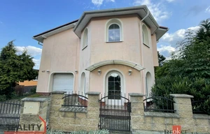 Family house for sale, 208m<sup>2</sup>, 781m<sup>2</sup> of land