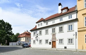 Family house for rent, 415m<sup>2</sup>, 168m<sup>2</sup> of land