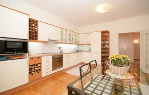 Apartment for rent, 5+1 - 4 bedrooms, 198m<sup>2</sup>