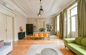 Apartment for sale, 5+1 - 4 bedrooms, 240m<sup>2</sup>