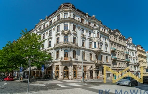 Apartment for rent, 5 bedrooms +, 305m<sup>2</sup>