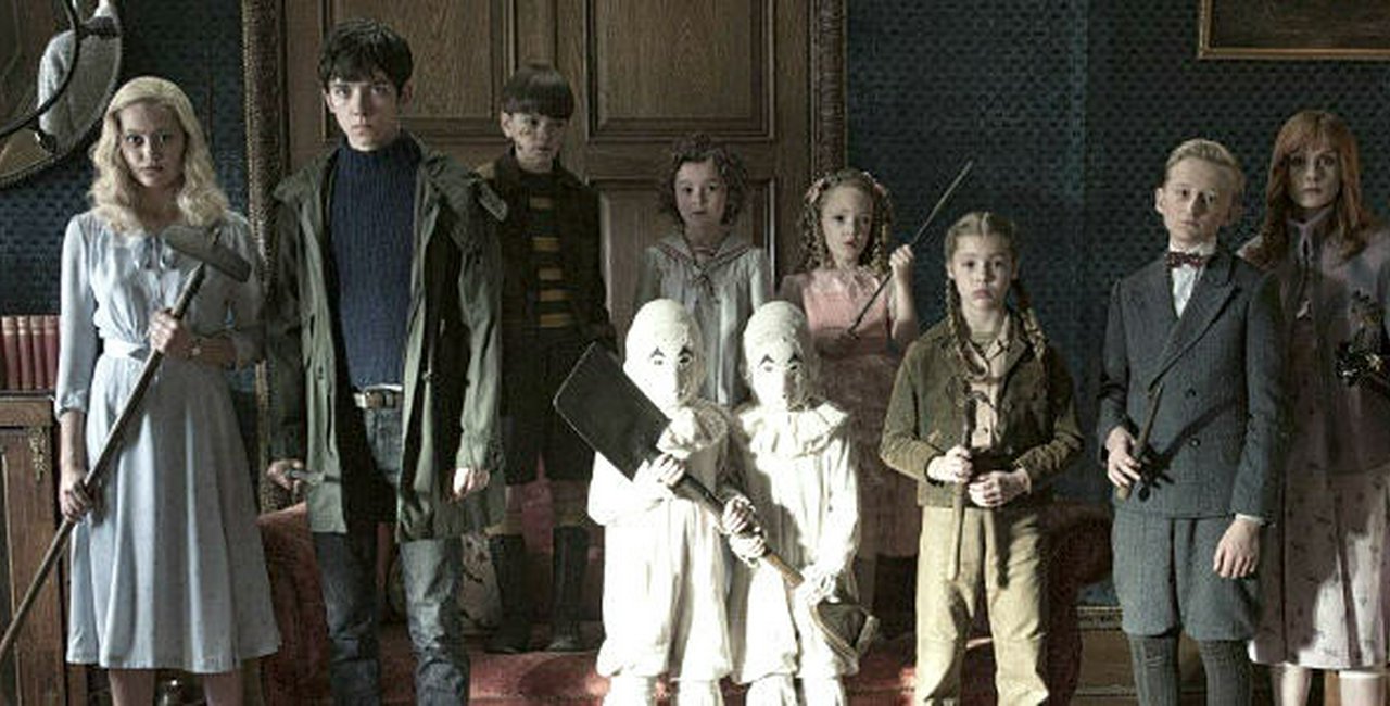 Movie Review: Miss Peregrine’s School for Peculiar Children - Prague ...