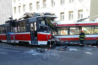 Brno tram collides with trolleybus, 40 injured