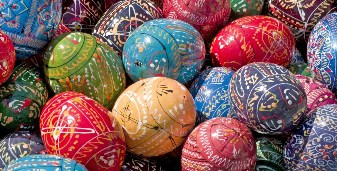 The Intricate Art of Straw-decorated Easter Eggs