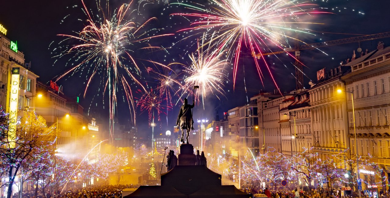 Prague rings in 2023 as celebrants ignore fireworks ban Prague, Czech