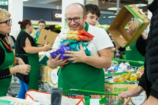 Weekend headlines: Record number of Czech shops join spring food drive