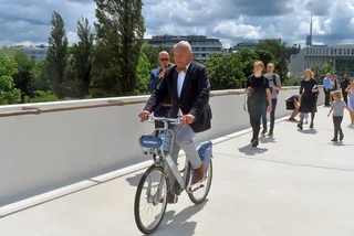 Mayor Bohuslav Svoboda rode a bike across the HolKa bridge. Photo by Raymond Johnston.
