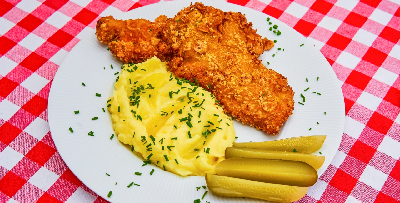 Rising prices eat into Czech lunch budgets: Which popular meals cost more?