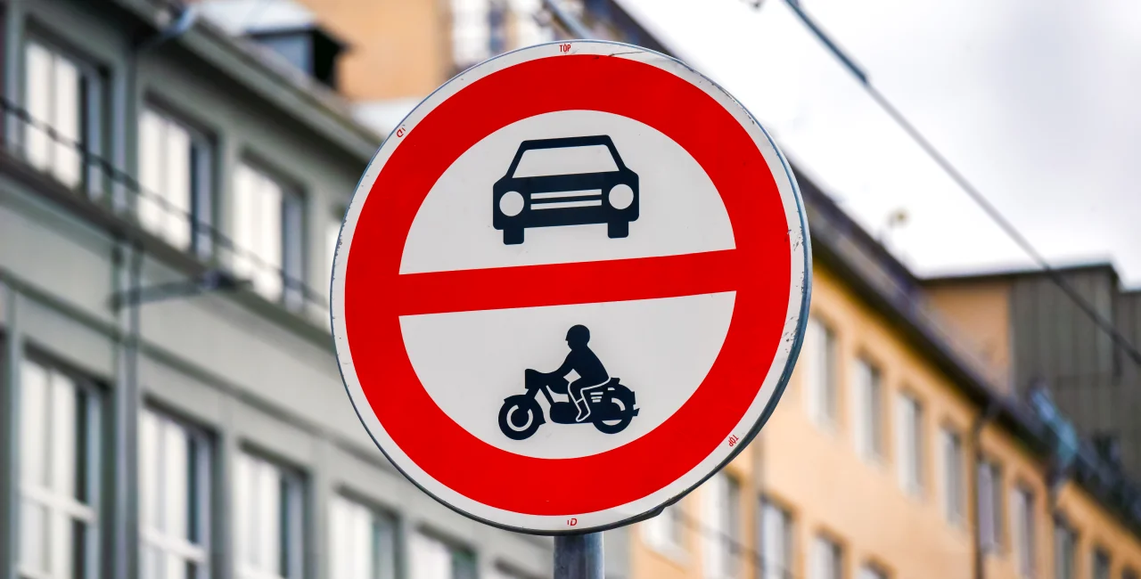 Prague's historic center to ban car traffic at night from Wednesday