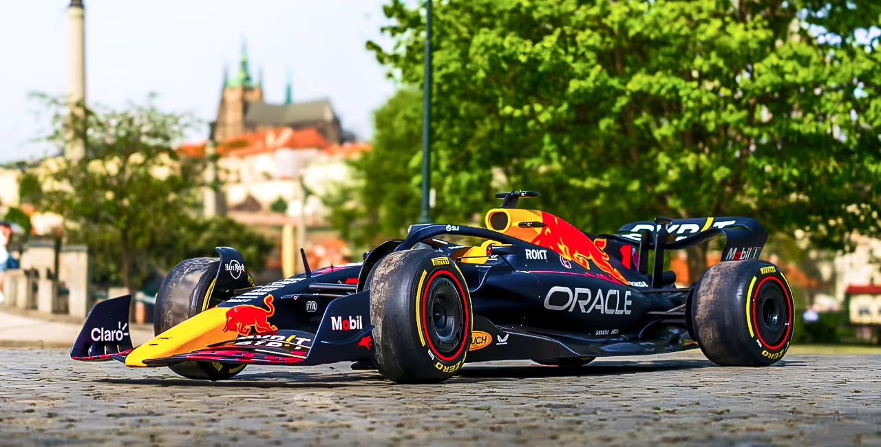 Formula 1 car to roar through Prague for Red Bull event this week