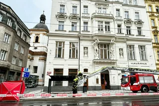 Prague police investigating negligence in case of man killed by fallen cornice