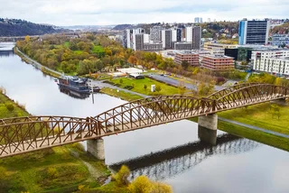 Prague's historic Výtoň Bridge set to be moved to different part of city