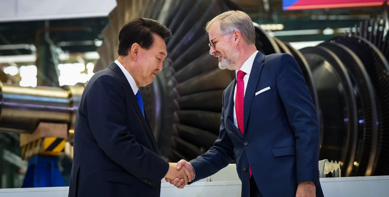 Czech PM Petr Fiala and South Korean President Yoon Suk Yeol at the  Doosan Škoda Power plant in Pilsen. Photo: Facebook / Petr Fiala