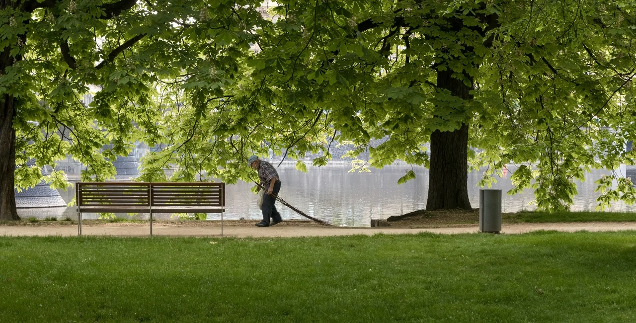 Prague closes Střelecký Island due to flood risk; park trips discouraged