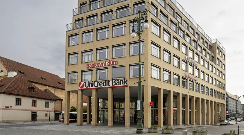 BankovníDům Uni Unicredit bank banka praha 09-2024 CROP COLOR