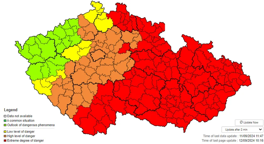 The country's current flood risk. Amber and red areas have high and extreme levels of risk respecitvely (Source: Czech