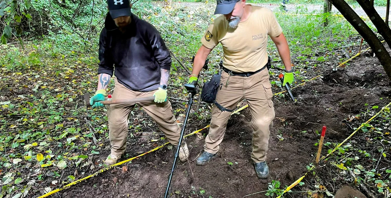 Czech bomb disposal experts in Bosnia. Photo: Czech Police