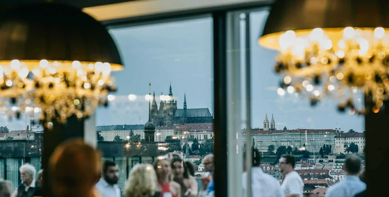 Prague's new rooftop brunch: Eggs benedict, English breakfast, and dazzling views