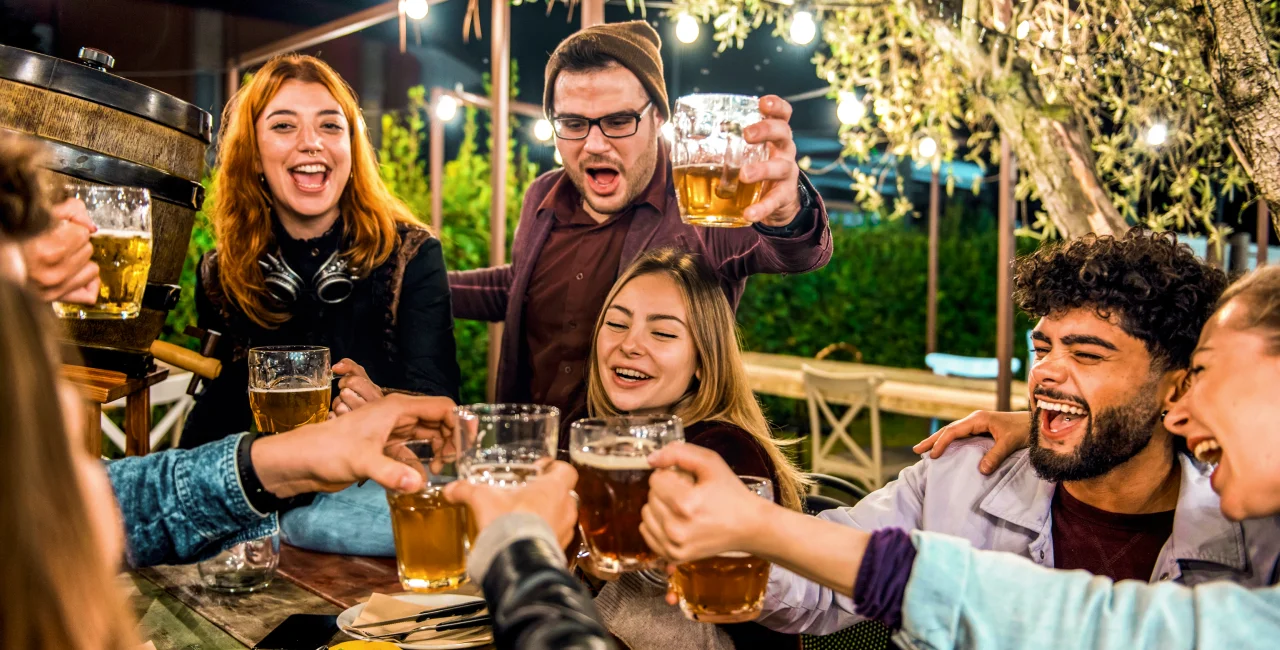 Prague approves city-wide ban on nighttime pub crawls