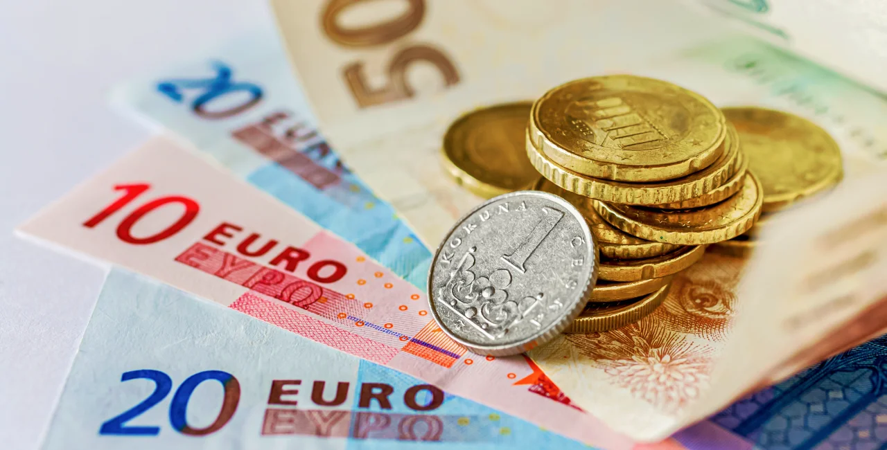 Senior Czech minister says Czechia must 'decide on euro' next year