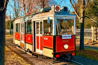 Milan-inspired historical tram returns to Prague after 60 years