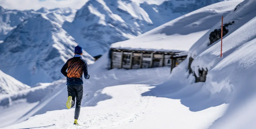 Switzerland 12-2024 prvw WinterTrailRunning Strelapass Schatzalp Winter Photo Destination Davos Klosters (C) Luca Gisler