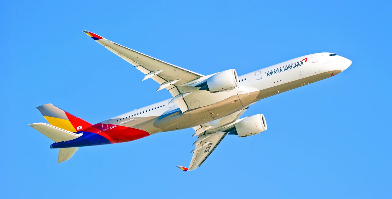 Asiana Airlines. Shutterstock by Philip Pilosian