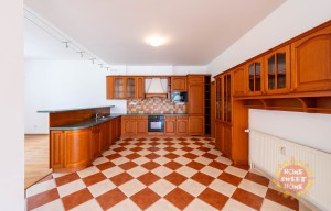 Apartment for rent, 5+kk - 4 bedrooms, 225m<sup>2</sup>