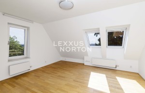 Apartment for rent, 5+kk - 4 bedrooms, 222m<sup>2</sup>