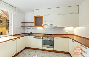 Apartment for rent, 4+1 - 3 bedrooms, 180m<sup>2</sup>