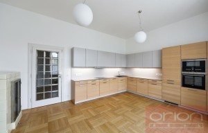 Apartment for rent, 5 bedrooms +, 282m<sup>2</sup>