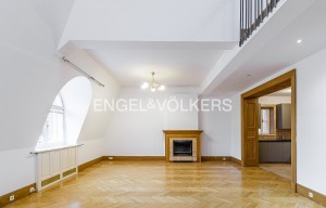 Apartment for rent, 4+1 - 3 bedrooms, 164m<sup>2</sup>