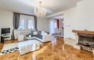 Apartment for rent, 4+kk - 3 bedrooms, 220m<sup>2</sup>