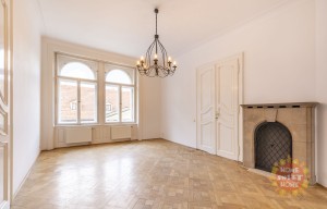 Apartment for rent, 4+1 - 3 bedrooms, 180m<sup>2</sup>