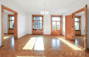 Apartment for rent, 5 bedrooms +, 250m<sup>2</sup>