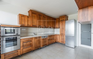 Apartment for rent, 4+1 - 3 bedrooms, 148m<sup>2</sup>